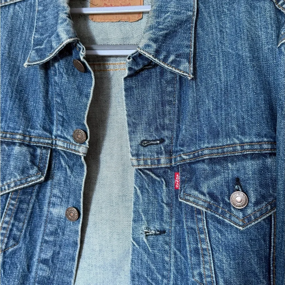 Levi's Vintage Medium Blue Denim Jacket - Picture 3 of 6